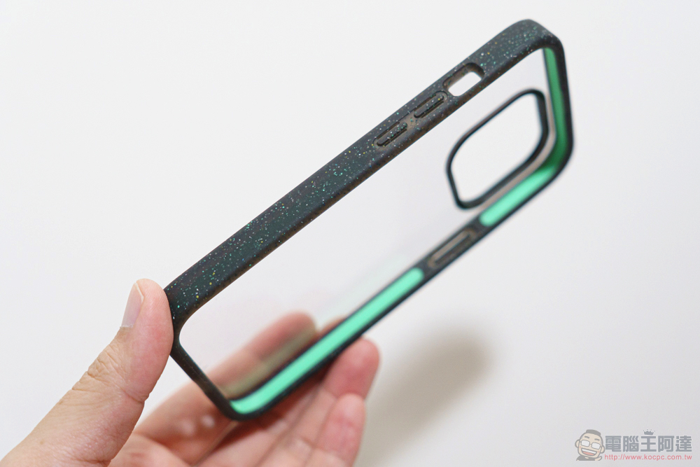 啟動 iPhone 13 系列「強悍級模式」，CASETiFY 防摔殼開箱體驗 - 電腦王阿達