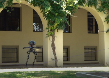 加州理工學院實驗性雙足機器人「LEONARDO」能玩滑板、在繩索上行走