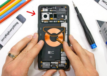 國外 YouTuber 的 Pixel 6 Pro 拆解影片顯示，維修更換螢幕非常容易 - 電腦王阿達