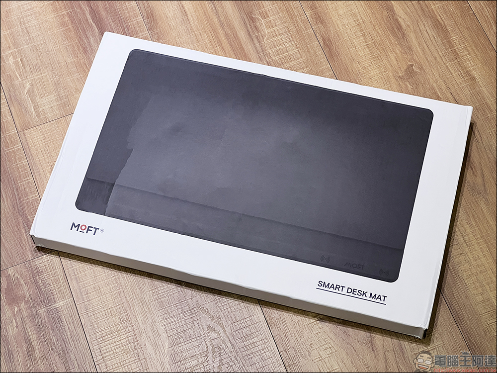 MOFT 4-in-1 立架桌墊開箱｜收納、支架、充電一片搞定！打造俐落、專業工作環境 - 電腦王阿達