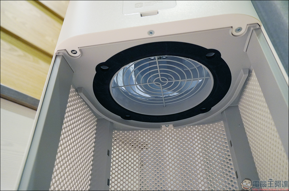 智慧空氣淨化器領導品牌 –小米推 Xiaomi 空氣循環淨化器、 Xiaomi 空氣淨化器 4 開箱評測｜清淨＋循環的最佳空氣品質解決方案 與 全市場最適合個人獨立空間的抗敏專家 - 電腦王阿達