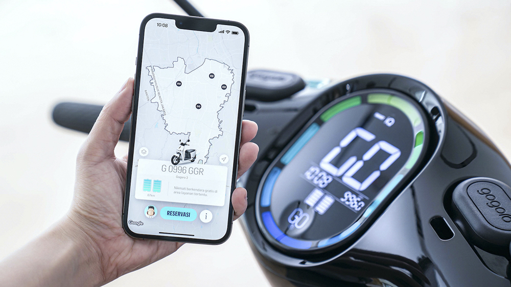 居然會有獨自讓狗狗開 Tesla 上路這種事？Autopilot 嚴重濫用問題無極限...（影片） - 電腦王阿達