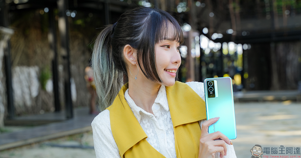 vivo Y76 5G 開箱、評測｜44W 超快閃充、萬元有找的極速暢玩娛樂手機！