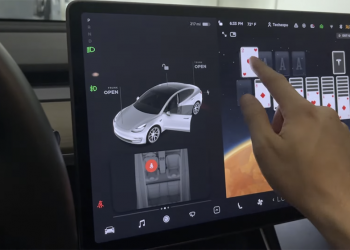 美國對 Tesla 可能造成駕駛分心的「乘客遊戲」功能啟動正式調查，範圍涵蓋約 58 萬輛電動車款