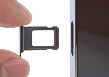 謠傳 iPhone 15 Pro 系列將取消實體 SIM 卡插槽，全面改為 eSIM 設計