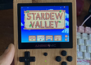 《星露谷物語》粉絲成功將遊戲運行在特製版的 Game Boy 掌機上