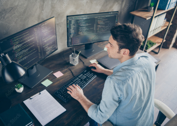 年薪 9 萬美元的 IT 專員寫腳本將工作內容全部自動化，每天只需工作 10 分鐘