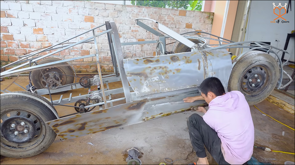 國外 YouTuber 耗時 90 天，利用 PVC 管手作打造一輛蛙王 Porsche 918 Spyder - 電腦王阿達