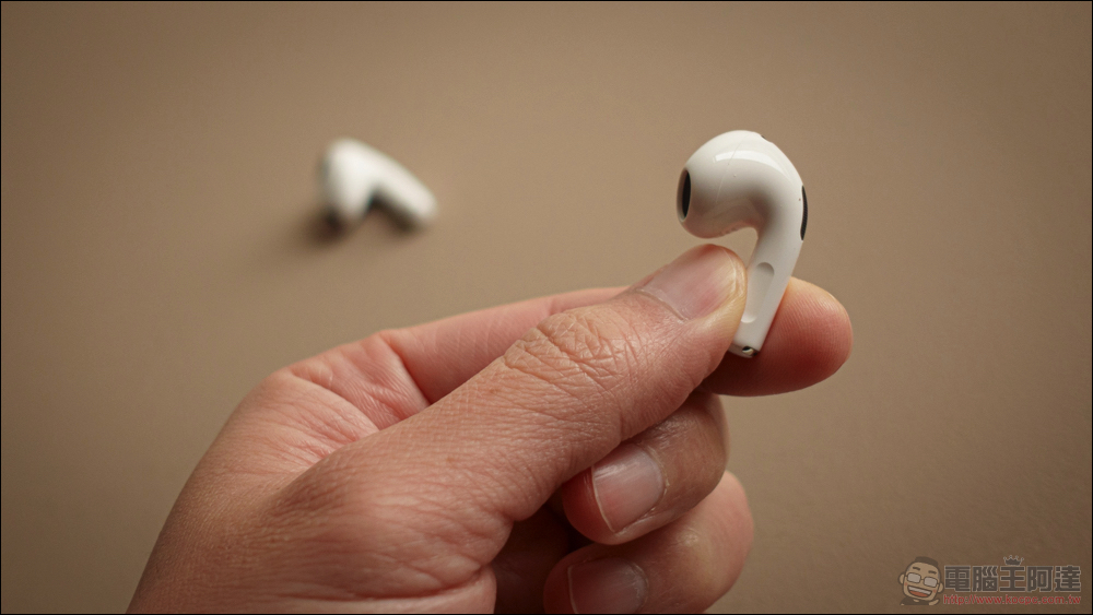 AirPods 3 開箱體驗：通透如常，續航更強 - 電腦王阿達