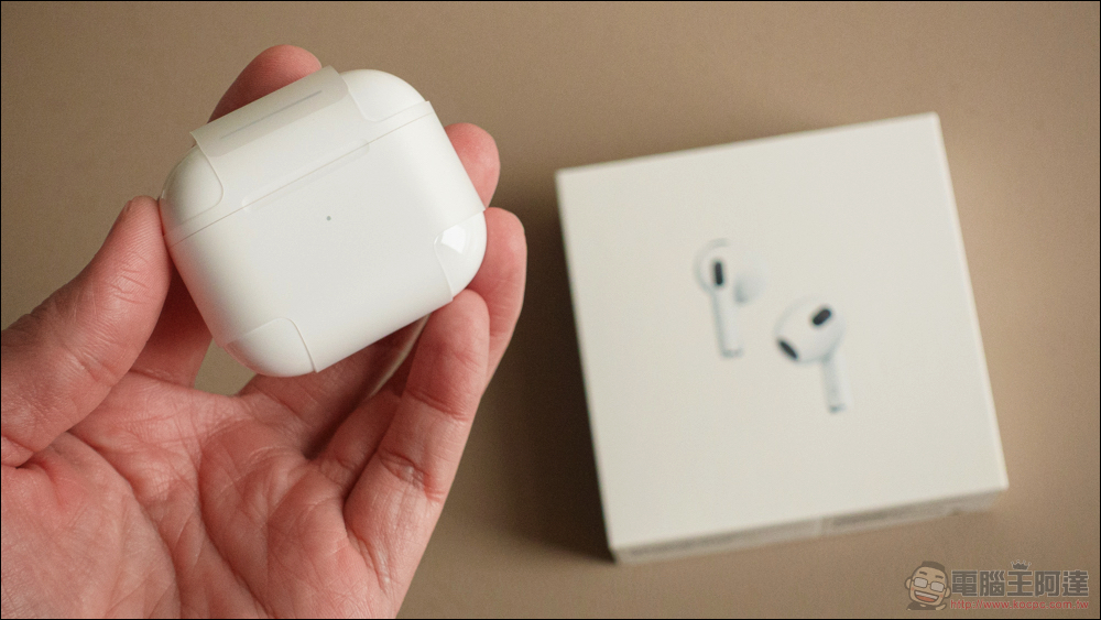 AirPods 3 開箱體驗：通透如常，續航更強 - 電腦王阿達