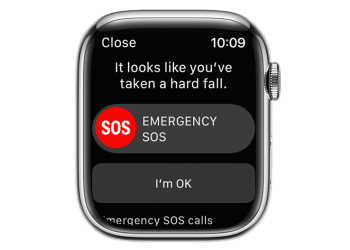 Apple Watch 自動報案接連拯救摔車與失足男，全都被及時救助