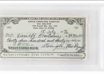 Steve Jobs 於 1976 年簽署的 3,430 美金支票，在拍賣會上已賣超過了 45,000 美金