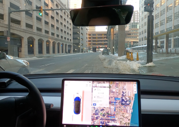 來看看特斯拉 FSD Beta 開上積雪街頭的各種掙扎，看來 AI 還很有得學啊…