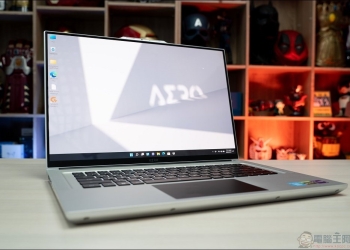 技嘉 AERO 16 XE5 炫光銀創作者筆電開箱介紹，搭載12代Intel處理器、RTX 30 Ti顯卡、3mm極窄邊框，4K AMOLED面板，X-Rite™ Pantone®雙重校色認證與與全球獨家搭載Microsoft Azure AI智慧功能