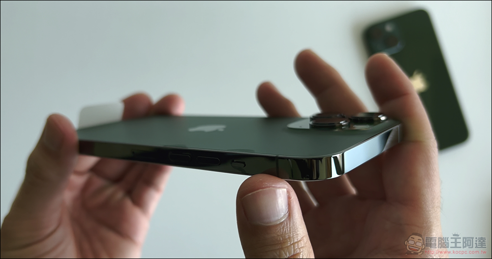 哪個尚青？iPhone 13 綠色與 iPhone 13 Pro 松嶺青新色開箱體驗 - 電腦王阿達