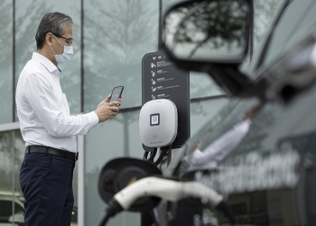 車主也一起充電！星巴克與 Volvo 宣布合作建設電動車充電網路