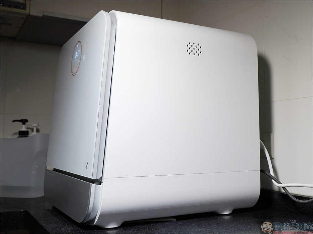 VIOMI 雲米方糖洗碗機開箱、評測｜萬元有找、免安裝的智慧洗碗機，4-6 人碗盤餐具超省水輕鬆洗！ - 電腦王阿達