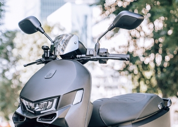 CROXERA M 智慧後照鏡預購直破 1,000% 目標，早鳥 67 折連油車都能享有車聯網科技