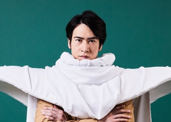 七龍珠官方推出「比克大魔王披風」抽獎活動，巨大墊肩有 110 公分寬