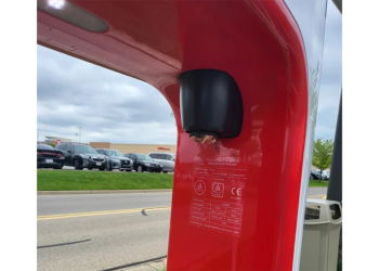 「一週被剪兩次」特斯拉超充剪線問題持續延燒，真的只是偷竊？