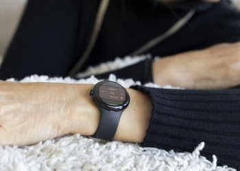 經媒體挖掘 Pixel Watch 搭載 4 年前的舊晶片，被網友吐槽清庫存