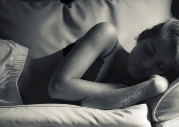 Google 正在測試 Android 與 Pixel 設備上的打鼾和咳嗽偵測功能