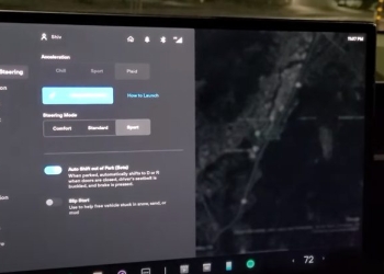 Elon Musk 直言特斯拉軟體待加強，體驗連五年前的 iPad 都不如（爆）