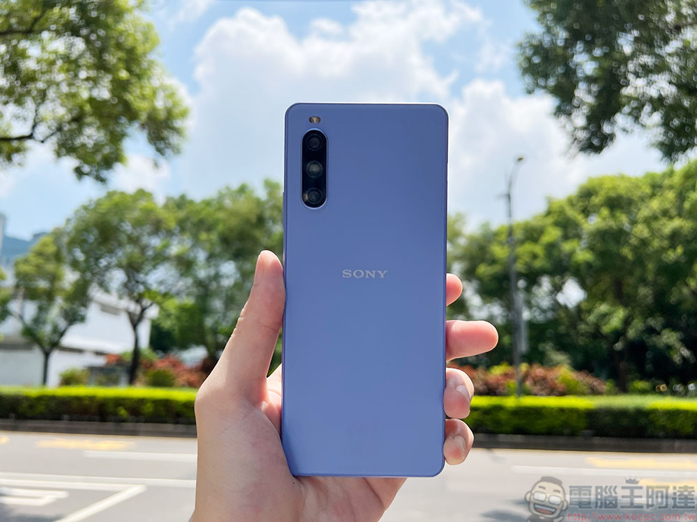 Sony Xperia 10 IV 開箱看重點：超乎想像的輕薄，超乎預期的續航力 - 電腦王阿達