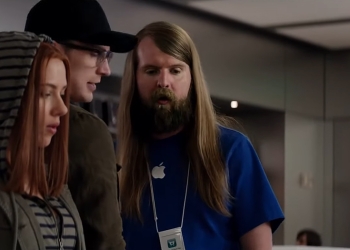 Chris Evans 終於將他的 iPhone 6s 升級到 iPhone 13 ，正式向實體 Home 鍵道別