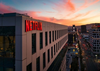 Netflix 使用新方法來打擊「密碼共享行為」，居住地以外使用超過兩週就必須額外付費