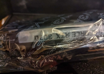 網購顯卡要小心！國外用戶買 RTX 3090 Ti 收到一盒沙子、另一位買 RTX 3090 卻收到 RTX 3070