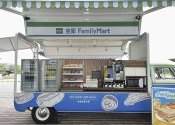 全家結合電動車科技在台推 FamiMobi 行動便利商店「電動車」