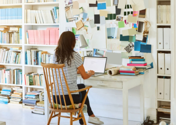 Microsoft Word 中加入新的「審閱模式」，避免共用協作時誤刪、擅改內容。