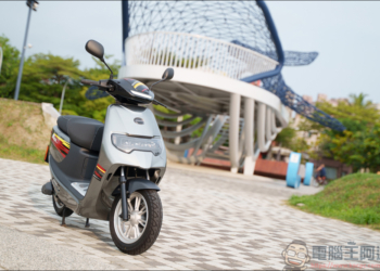 eMOVING 勁炫125 智能電車實測，更智能、更省力的電動機車，智慧到還能自動幫你立中柱，智能感爆表的電動機車