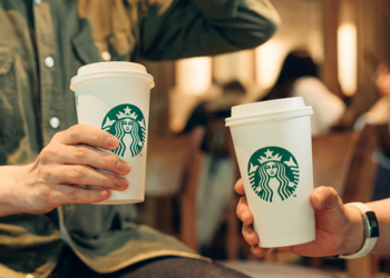 星巴克推出「星光好友分享」，指定時段享飲料買一送一！（8/15~8/16）