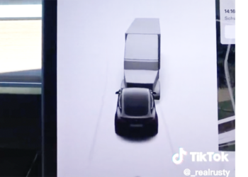 嚇爆！Tesla 自動駕駛系統誤判馬車為逆向與打橫的大卡車（影片）