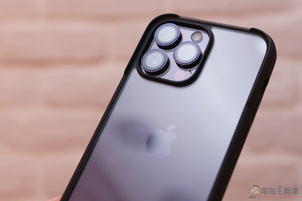 iPhone 14 Pro Max 極速開箱體驗：一起登上動態島，啟動光像引擎！（imos 保護貼也開箱防護起來！） - 電腦王阿達