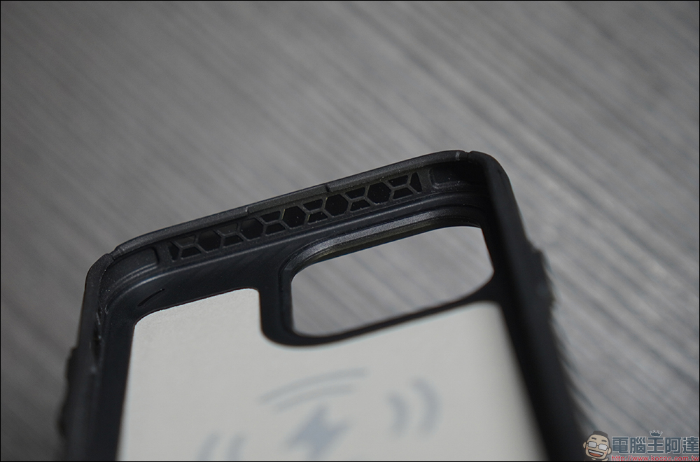 JTLEGEND iPhone 14 系列超軍規防摔手機殼開箱｜超軍規防摔、強化蜂巢結構、專利正面導音槽與高效散熱技術，四大系列讓 iPhone 14 新機無懼生活挑戰 - 電腦王阿達