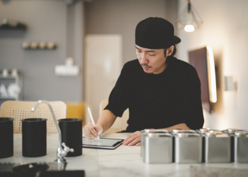 以 Apple Pencil 透視空間，插畫家 Ker Ker 將理性的建築透視圖「轉畫」為奇幻的故事繪本（訪談）