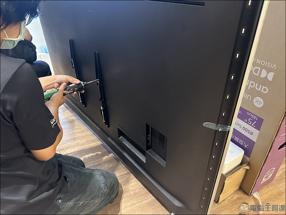 飛利浦 Philips 4K 智慧顯示器開箱｜4K 絕佳畫質、內建 Android TV 11 系統 ，搭配 Ambilight 帶來無可比擬的沉浸體驗 - 電腦王阿達