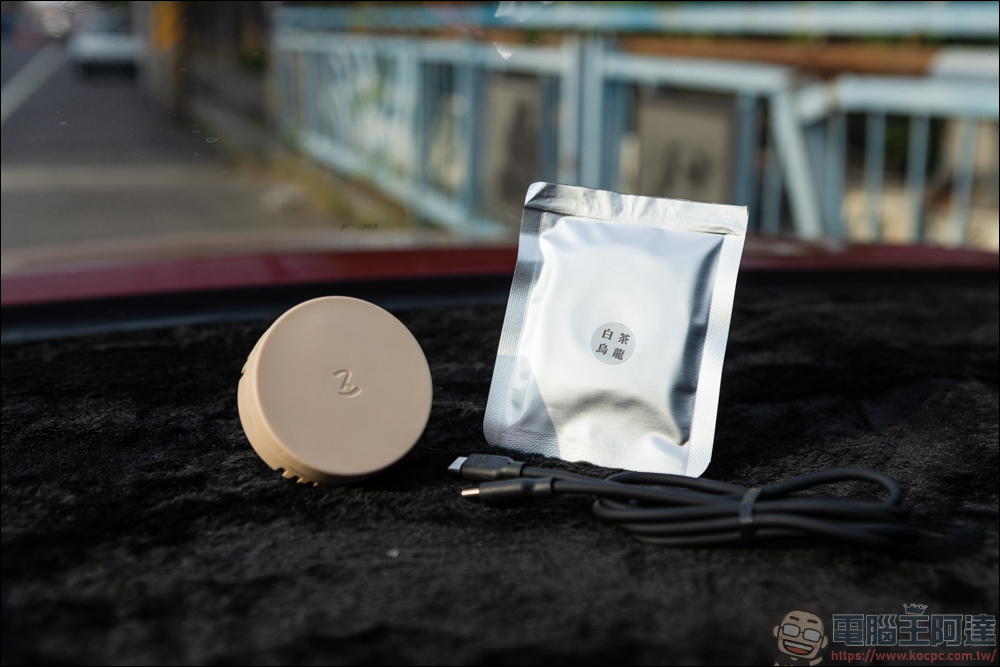 Allite CF1 多功能磁吸充電手機架，結合無線充電 / MagSafe 磁吸 / 擴香三合一功能，開車族必備聖品 - 電腦王阿達