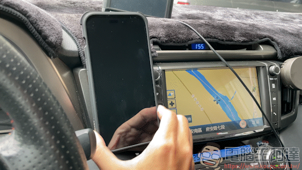 Allite CF1 多功能磁吸充電手機架，結合無線充電 / MagSafe 磁吸 / 擴香三合一功能，開車族必備聖品 - 電腦王阿達