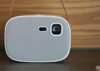 OVO U5S  智慧投影機開箱｜掌上無框電視升級 3D 影像、進階影音設定、螢幕縮放、開機自動開 App