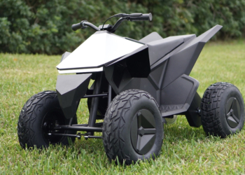 特斯拉的兒童版 Cyberquad 全地形電動車因導致「36 歲女童瘀傷」後被召回