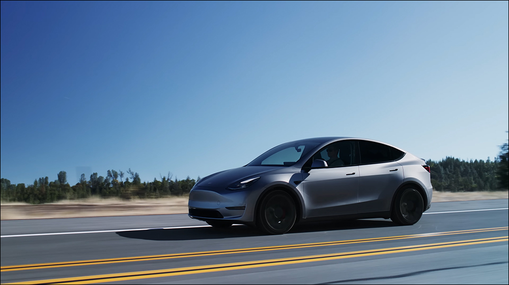 特斯拉 Tesla Model Y 「快銀」全新車色實車首度亮相 - 電腦王阿達
