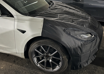 才傳 Tesla Model 3 大改款，原型車就在美國被抓到了！