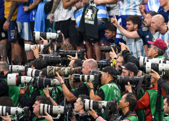 世足賽額外看點：專業運動攝影開始被無反相機攻佔，Sony 仍然無法撼動此領域