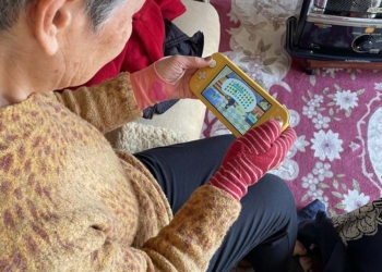 77 歲日本老奶奶玩了一年《動物森友會》，手寫出 20 頁的攻略本