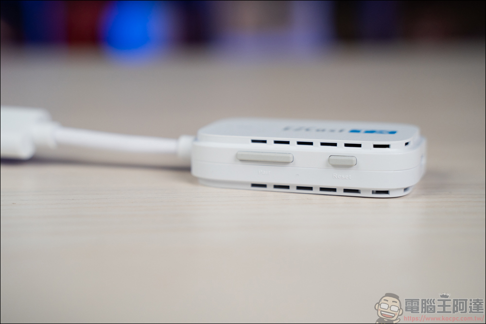 EZCast Pocket 高畫質無線投影傳輸器，不需要 APP 、網路、安裝就能快速無線投影！HDMI 線還留著幹嘛？ - 電腦王阿達