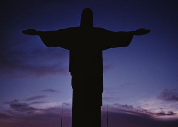 神蹟顯靈？《鬥陣特攻 2》玩家發現在巴西地圖朝耶穌像開槍會直接「全部彈開」